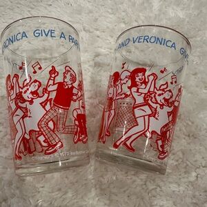 Vintage 1973 Archie Comics Juice Glasses set of 2
